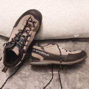 *SOLD* La Sportiva Boulder X Shoes
